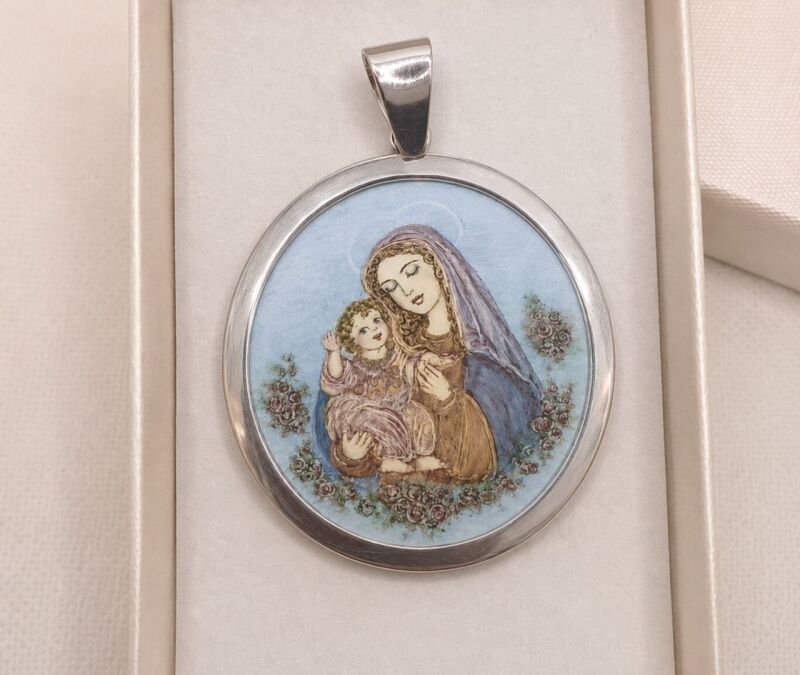 Stříbrný přívěsek - Madonka velká
